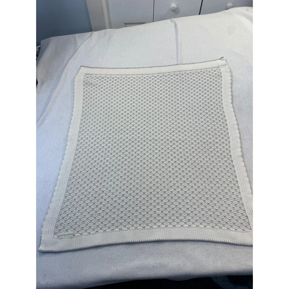 Pottery Barn Kids White Grey Honeycomb Popcorn Knit Baby Blanket 36x28 5071